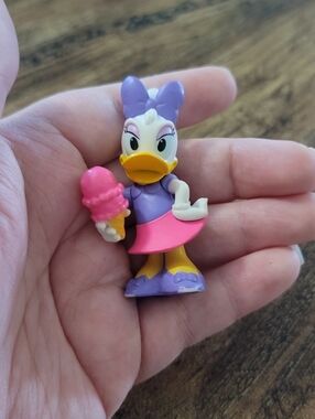 Disney Daisy Duck Toy Figure